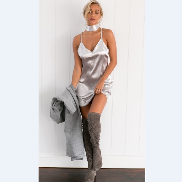 ๐๐Sexy Light Bronze V Cut Silk Midi Dress๐๐ - Picture 7 of 8